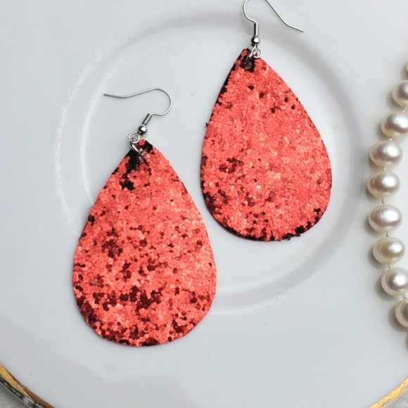 💫5/$25 Ruby Red Sequin Glitter Earrings - Picture 5 of 8